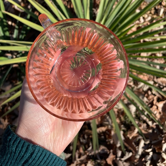 Pink Depression Teacup Set - Picture 3 of 13